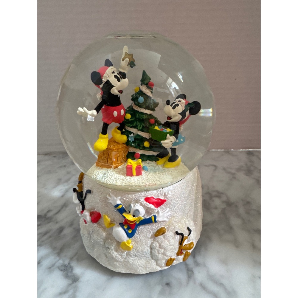 Disney Enesco Mickey Minnie Mouse Christmas Musical Snow Globe Jingle Bells 5.5"